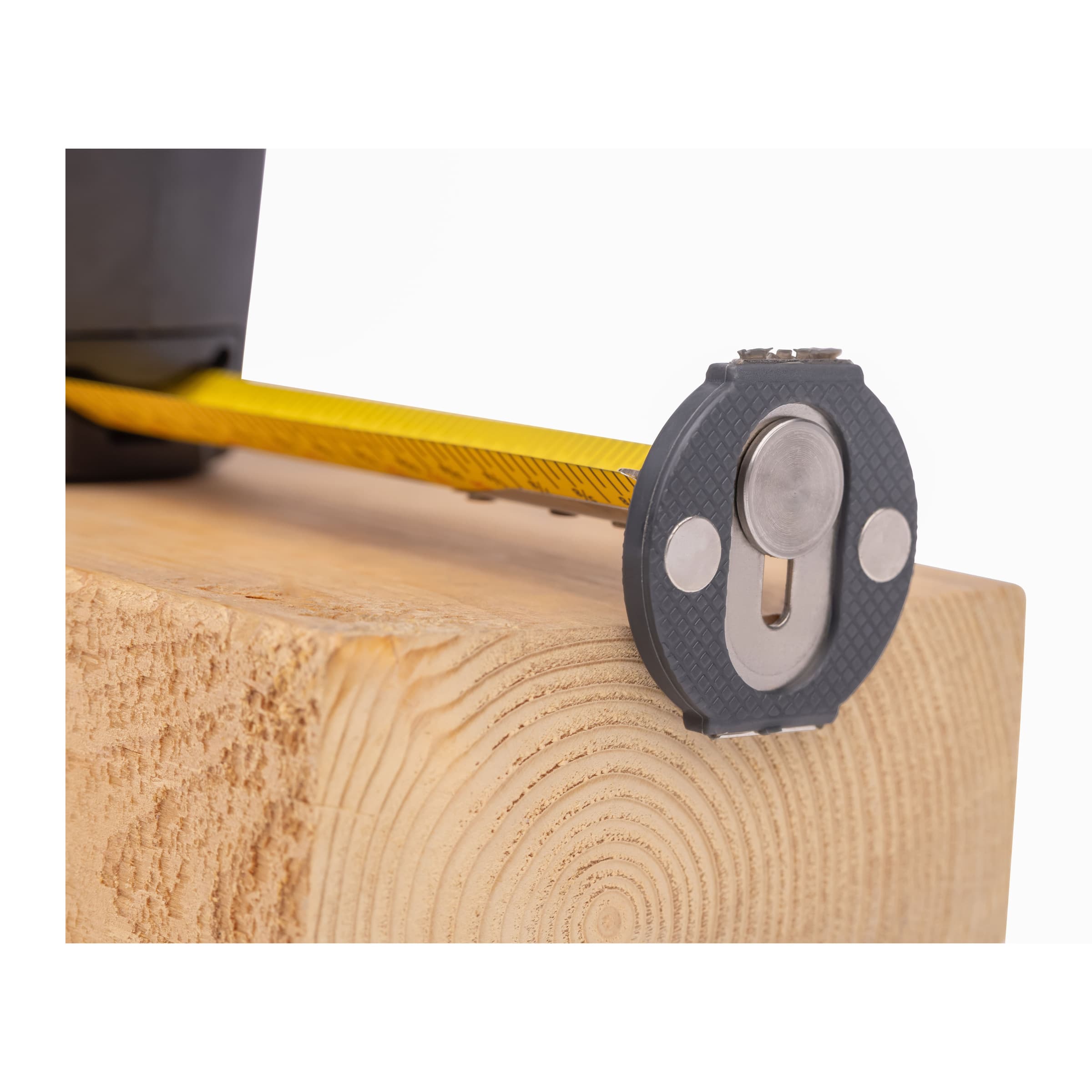 Close-up of the GripLine® rotating tip wrapped around pipe.